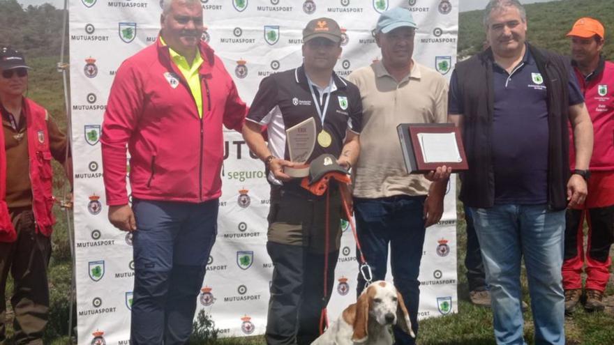 Julio Ferradás y Copy, campeones gallegos de rastro de jabalí en Lugo