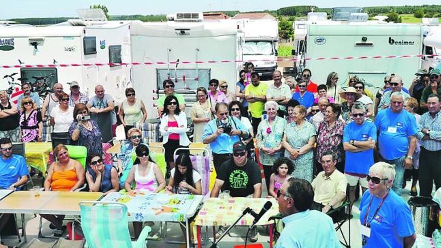 El buen tiempo acompañó la jornada y muchos aprovecharon para bañarse en la piscina.