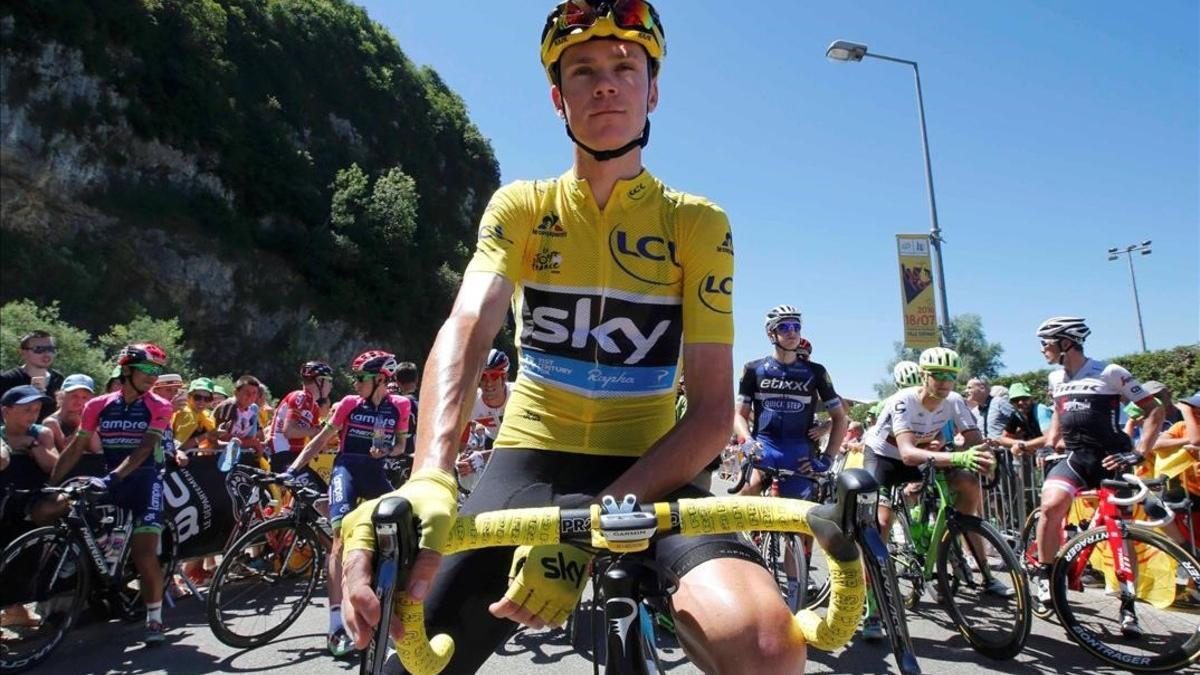 Chris Froome, de amarillo, tratará de no llevarse ningún disgusto durante cuatro días en los Alpes