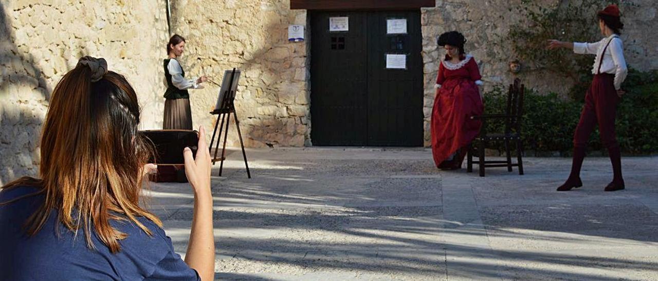 Ensayo de La infanta y Apolo, ayer, en el Castillo de Santa Bárbara.