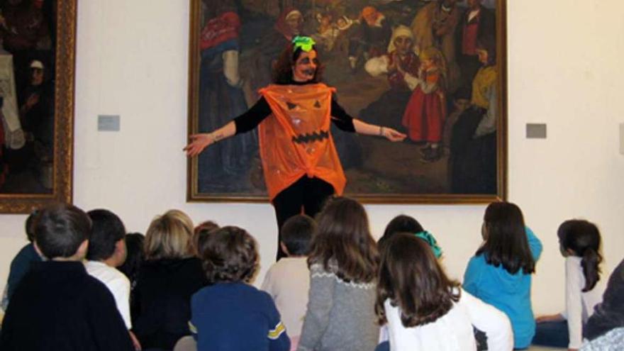 Una actividad en el Museo Provincial para familiarizar a los niños con el arte. // Museo de Pontevedra