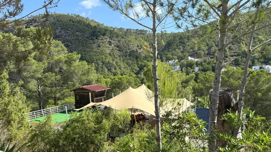 Nueva sanción al centro Ibiza Yoga de Benirràs por carecer de licencia
