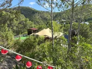 Nueva sanción al centro Ibiza Yoga de Benirràs por carecer de licencia