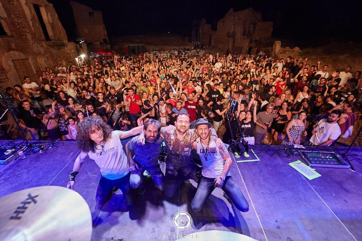 La Fuga, durante un concierto reciente en el pueblo viejo de Belchite.