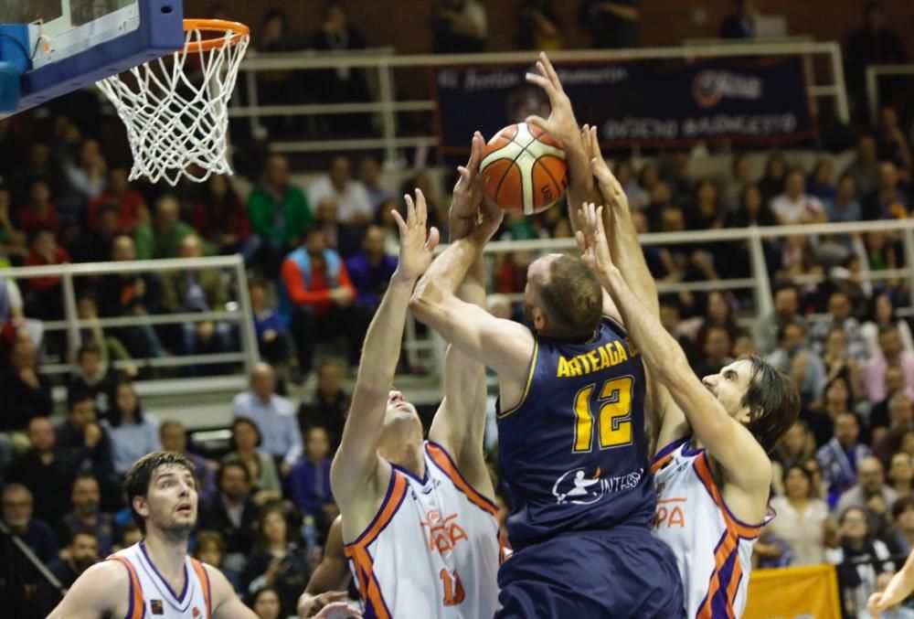 El Oviedo Baloncesto y el Palencia, en imágenes