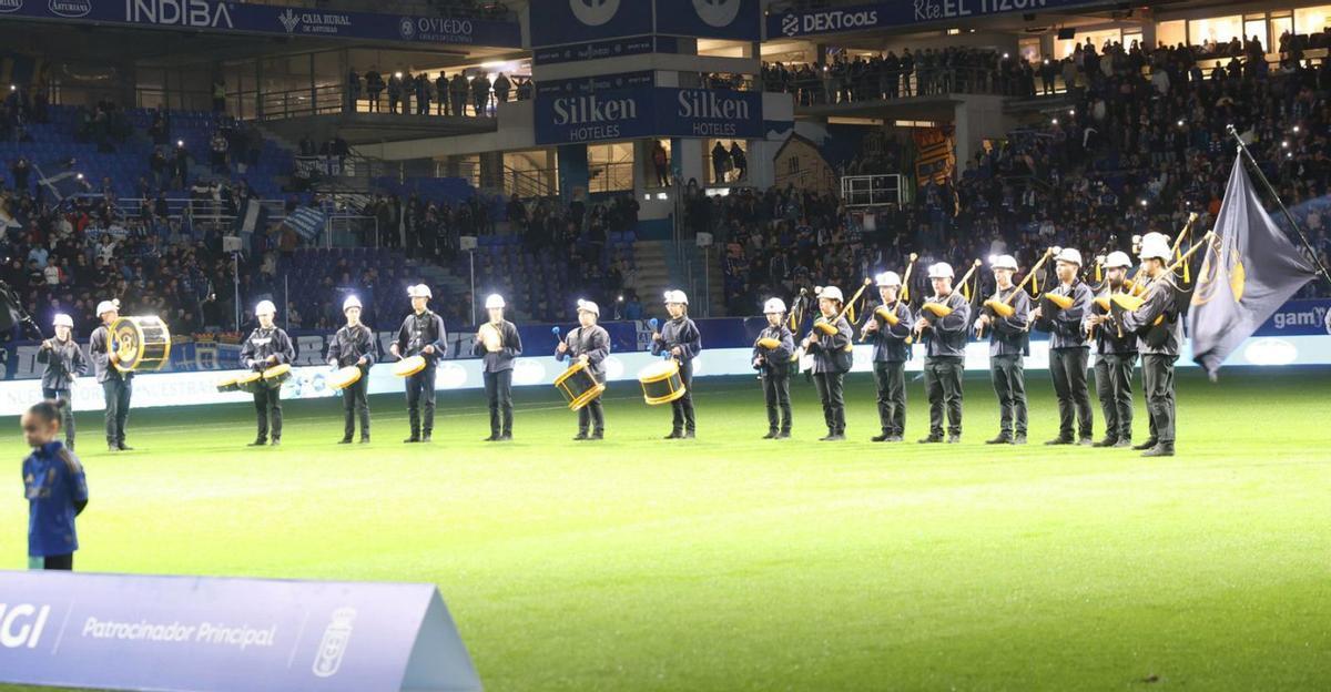 Un momento de la actuación de los Gaiteros del Carbón. | MIKI LÓPEZ