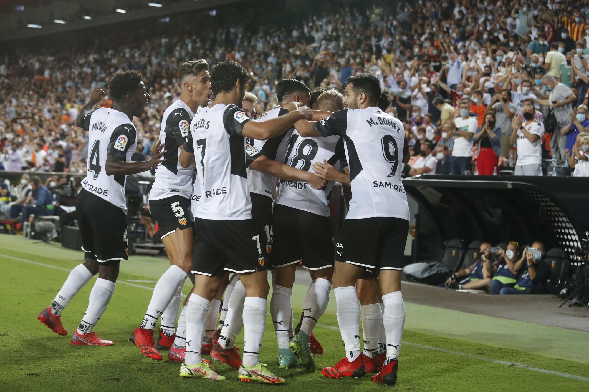 Las imágenes del partido entre el Valencia CF y el Real Madrid