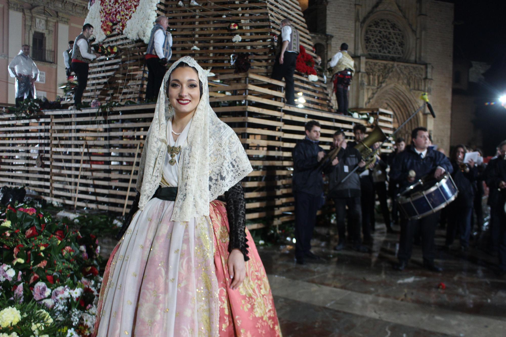 Galería de falleras ilustres en la Ofrenda de las Fallas 2022