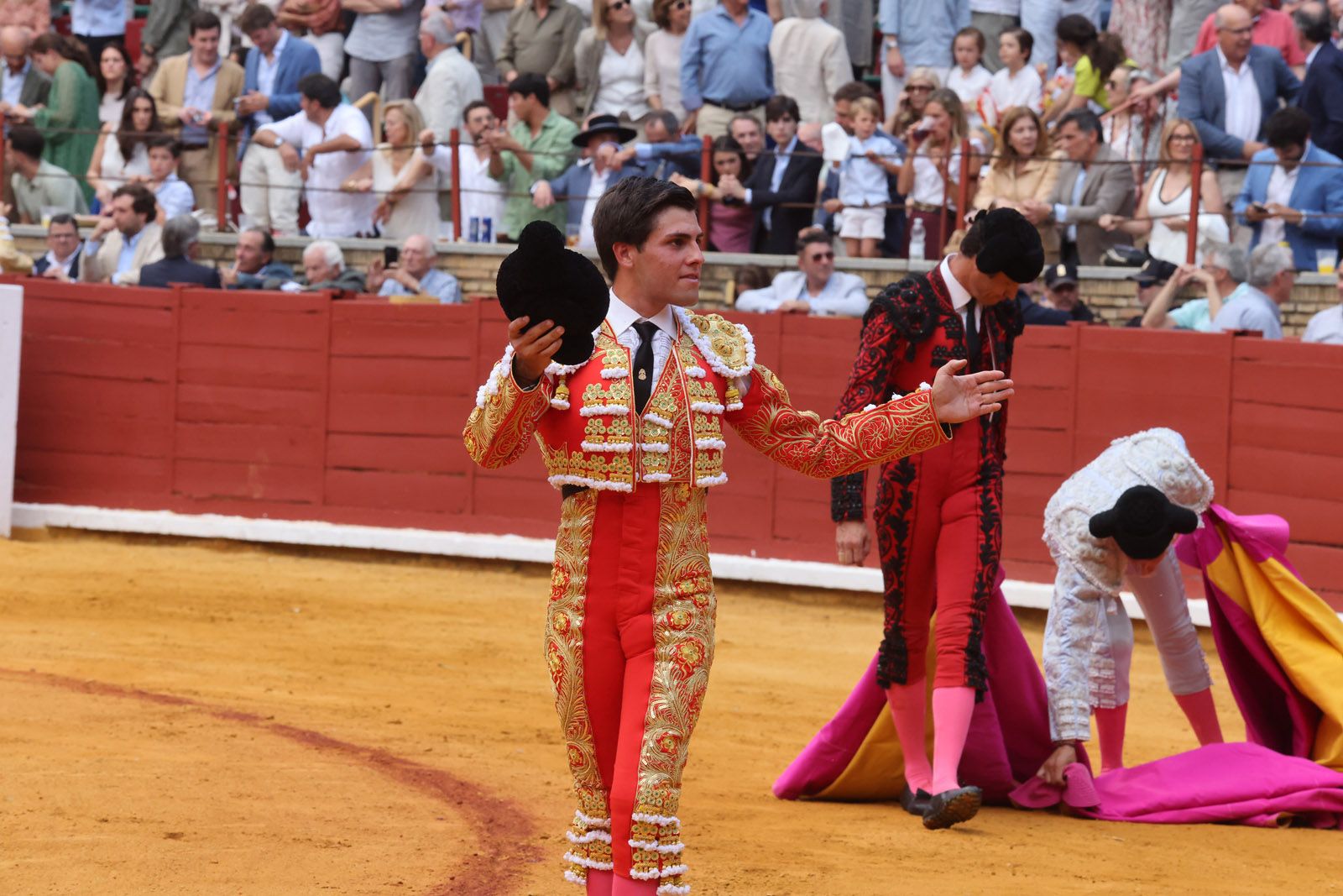 Javier Zulueta y Manuel Quintana abren la puerta de Los Califas