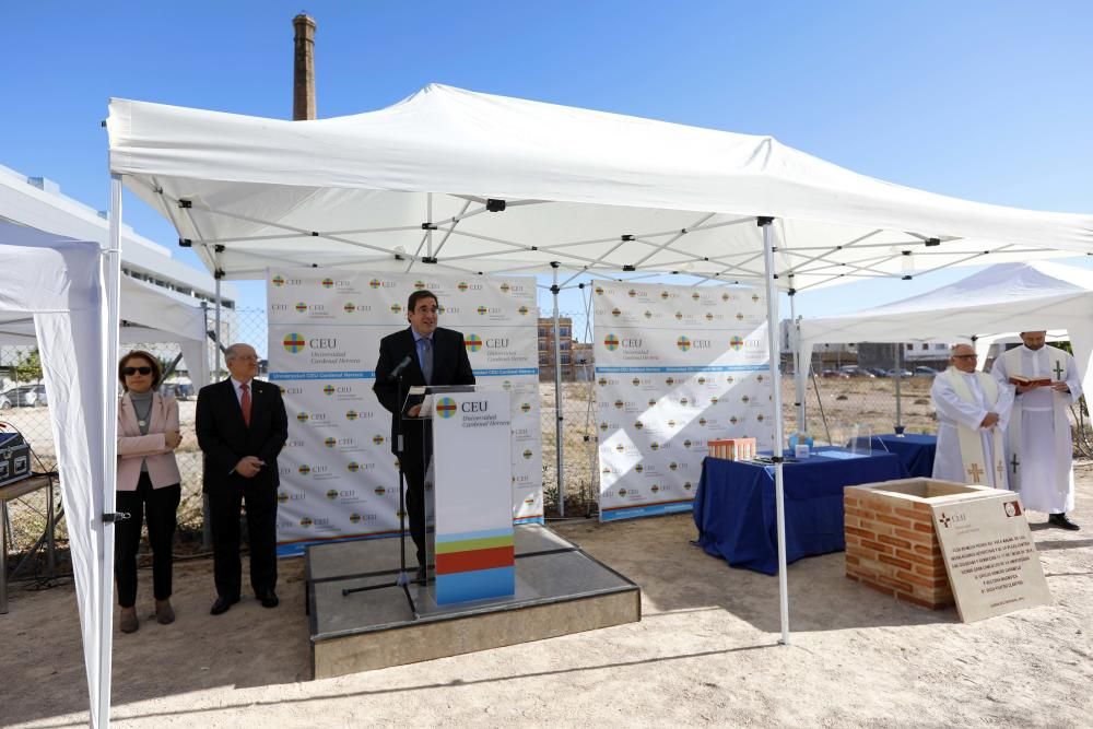 Colocan la primera piedra del nuevo campus del CEU-UCH de Alfara