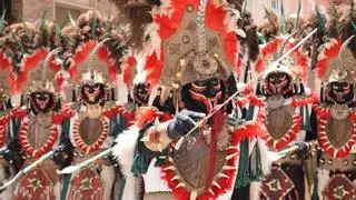 Petrer despliega su alma festera con los Moros y Cristianos