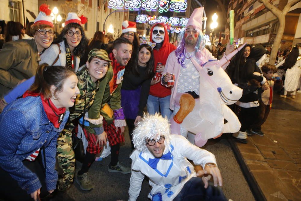 La Rambla de Alicante se llena de disfraces por el Carnaval 2019