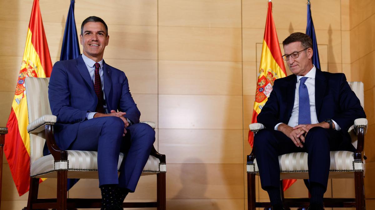 Feijóo se reúne con Sánchez en el Congreso.