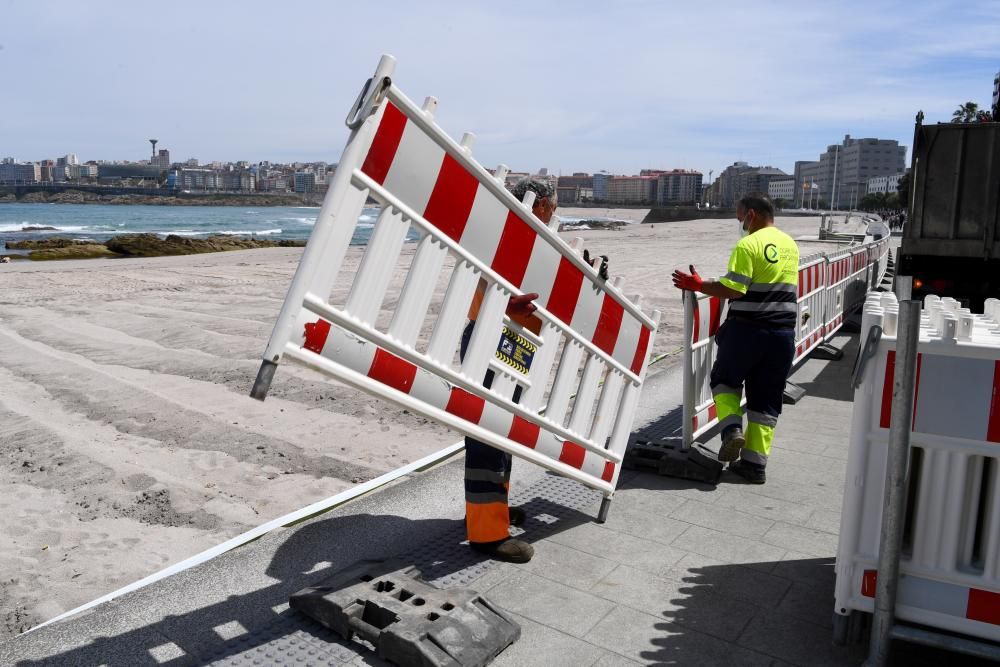 A Coruña comienza el vallado de las playas
