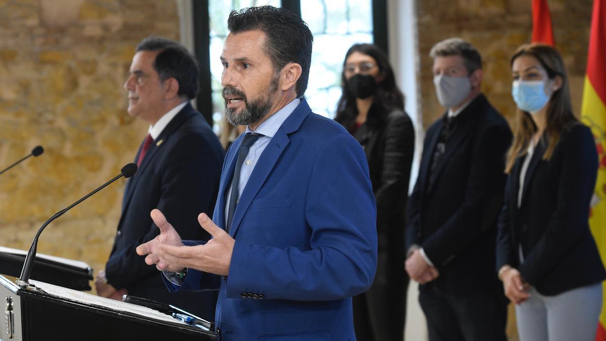 Mario Gómez y José Antonio Serrano desgranan sus principales acciones de gobierno ante la prensa