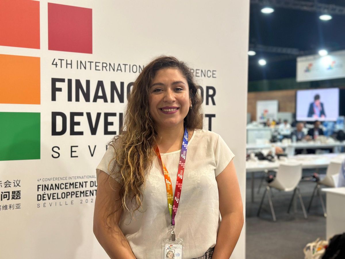 Bárbara Beltrá, directora de la ONG peruana Green Dreams, en el pabellón de prensa de la cumbre de la ONU.