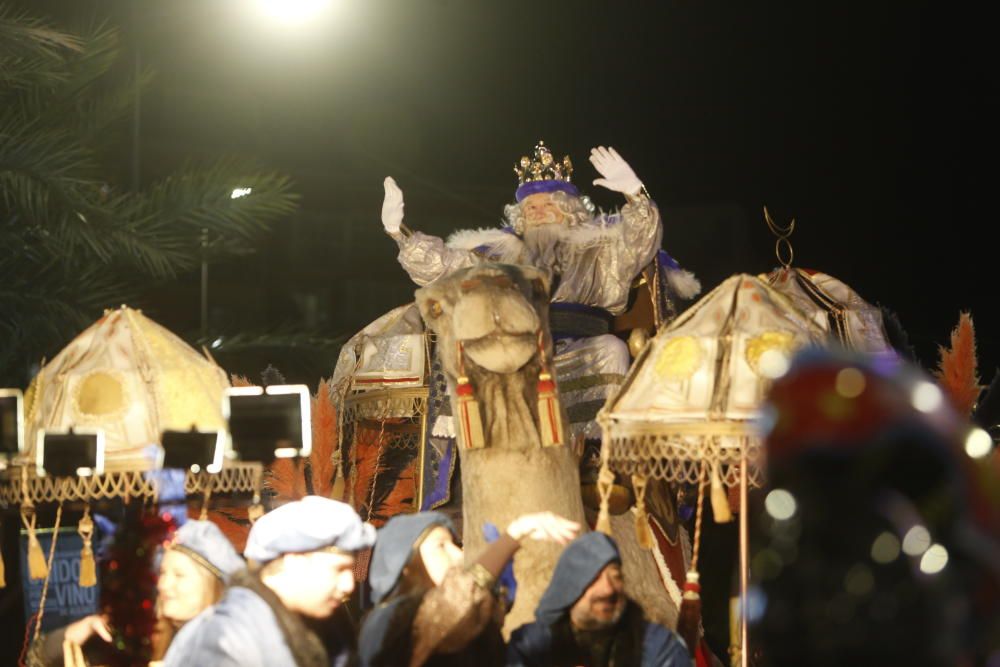 Los Reyes Magos recorren Alicante en la Cabalgata