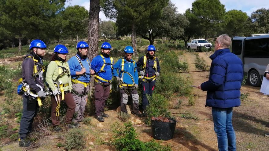 Comienza el curso de la primera escuela de piñeros de Córdoba