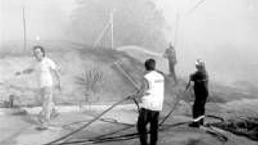 Un fuego en Coria quema cinco hectáreas en la zona del Sierro