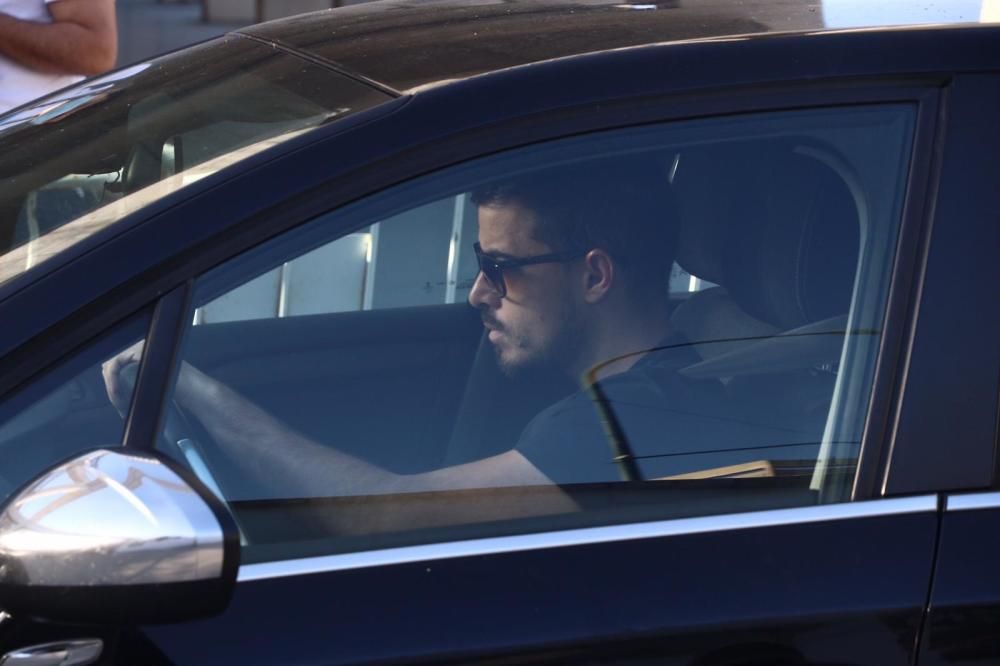 Desde las 9h de la mañana, jugadores, cuerpo técnico y personal del Málaga CF han ido pasando por el estadio de La Rosaleda para someterse a las pruebas de detección del Covid-19.