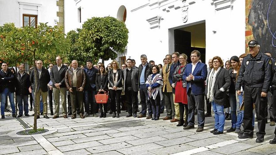 Extremadura muestra su solidaridad con las familias de fallecidos y heridos