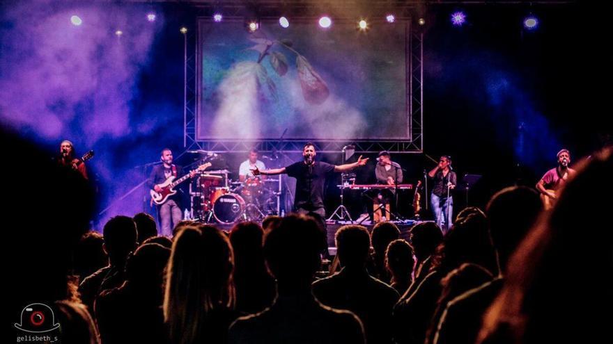 Los Rebeldes, La Frontera y Diván du Don estarán en el Rock & Rett de Badajoz