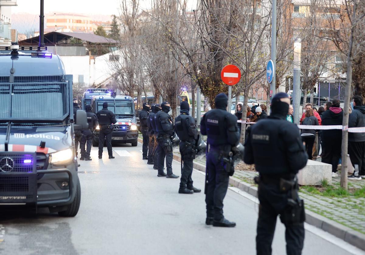 El desnonament del bloc 8 de Manresa, en imatges El desnonament del bloc 8 de Manresa, en imatges