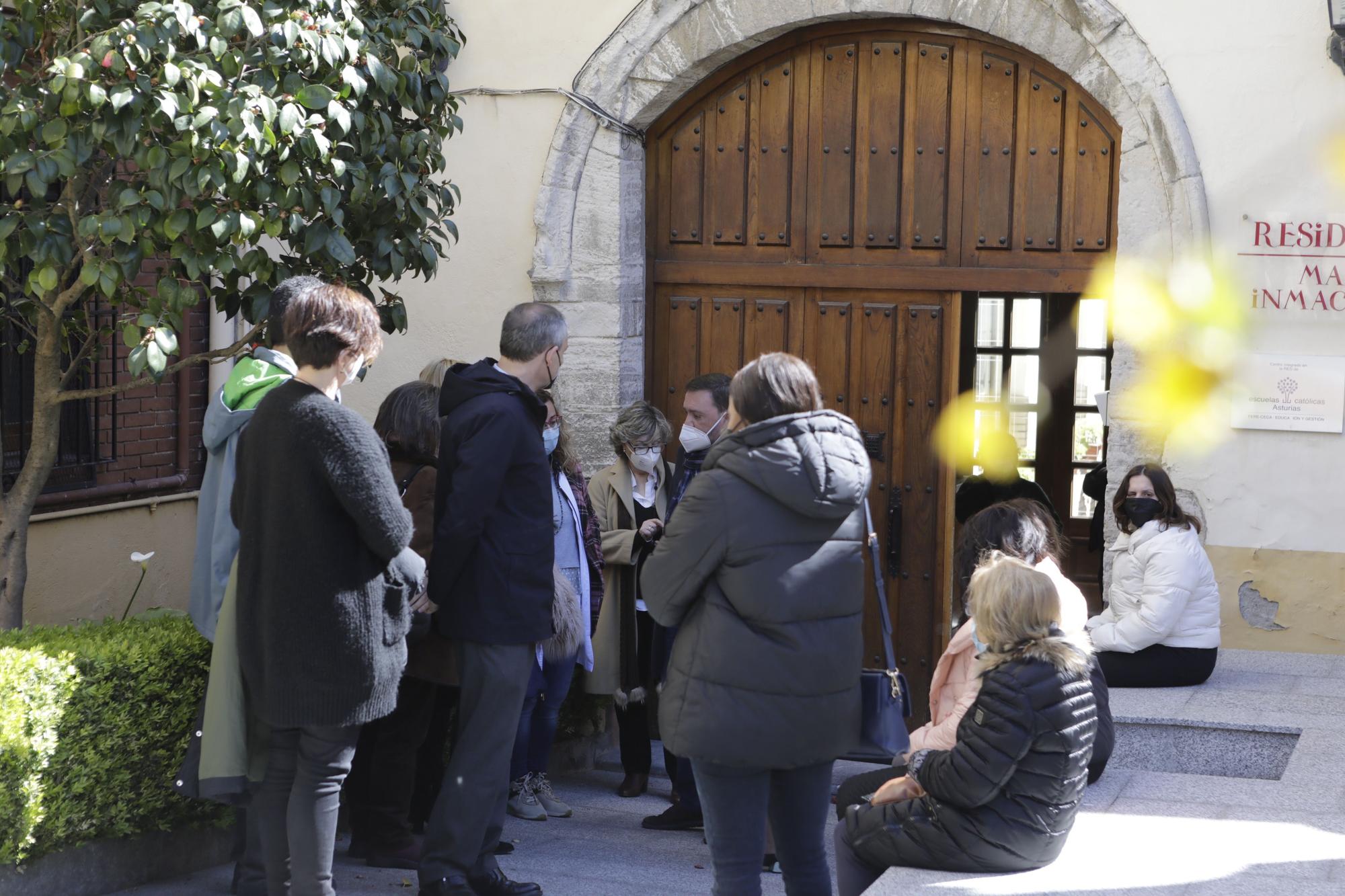 EN IMÁGENES: Capilla ardiente por la adolescente asesinada en Oviedo