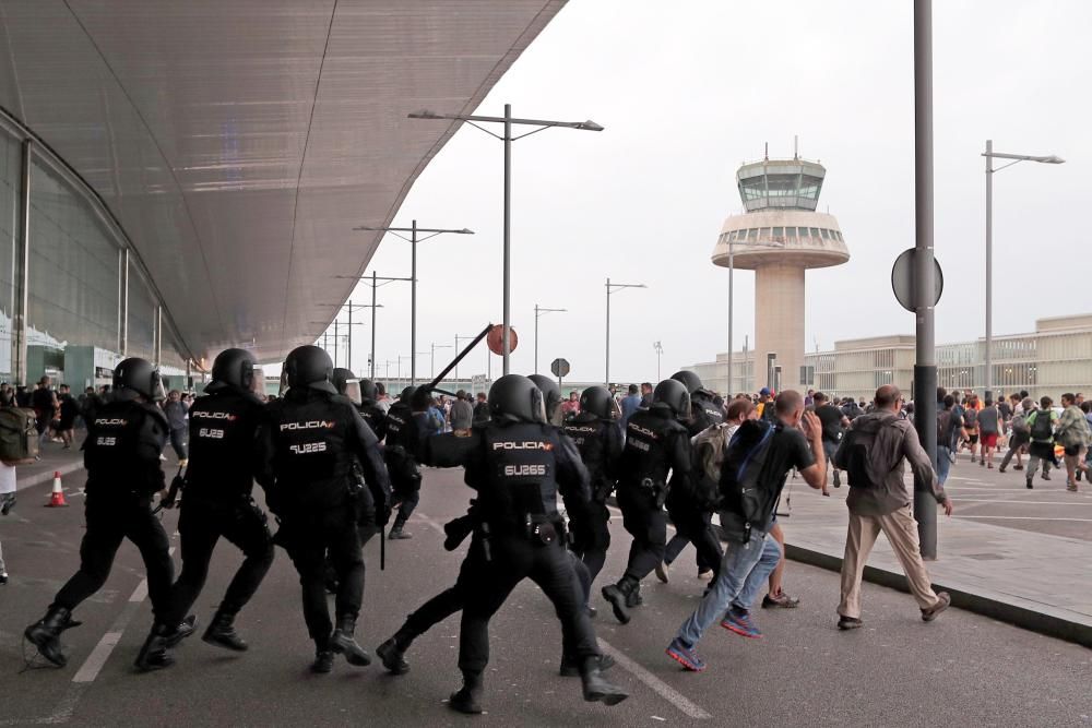 Tensión en El Prat tras la sentencia del ''procés''