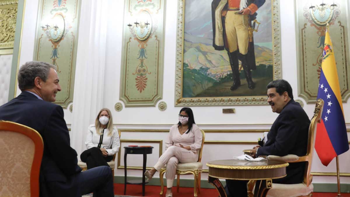 José Luis Rodríguez Zapatero y Nicolás Maduro, en el Palacio de Miraflores.