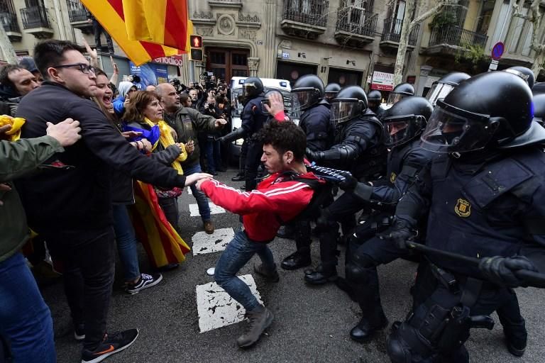 Miles de manisfestantes en Bélgica y Cataluña en protesta por la detención de Puigdemont