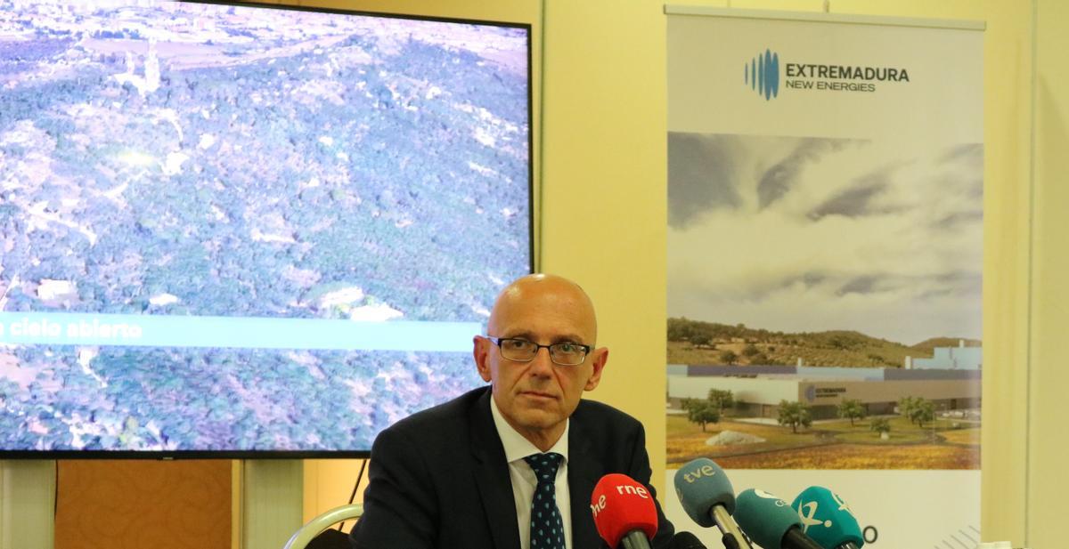 Ramón Jiménez, consejero delegado de Extremadura New Energies, durante la presentación del documento de inicio.
