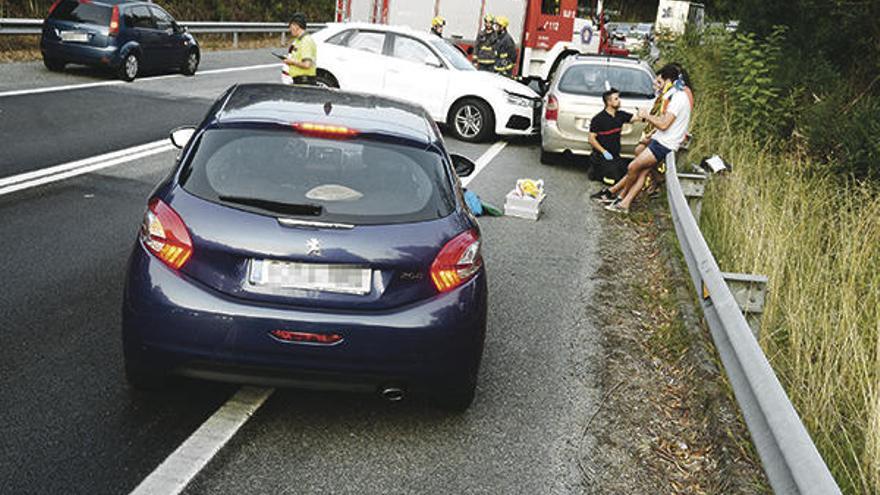 Colisión en el Corredor do Morrazo en Cangas.  // Gonzalo Núñez