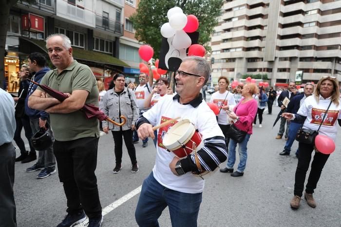 Manifestación de afectados por el cierre de iDenta