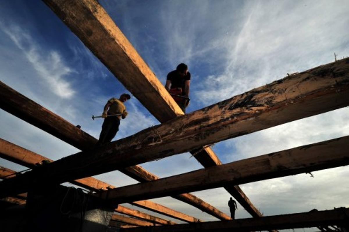Construcción de una batea en Arousa