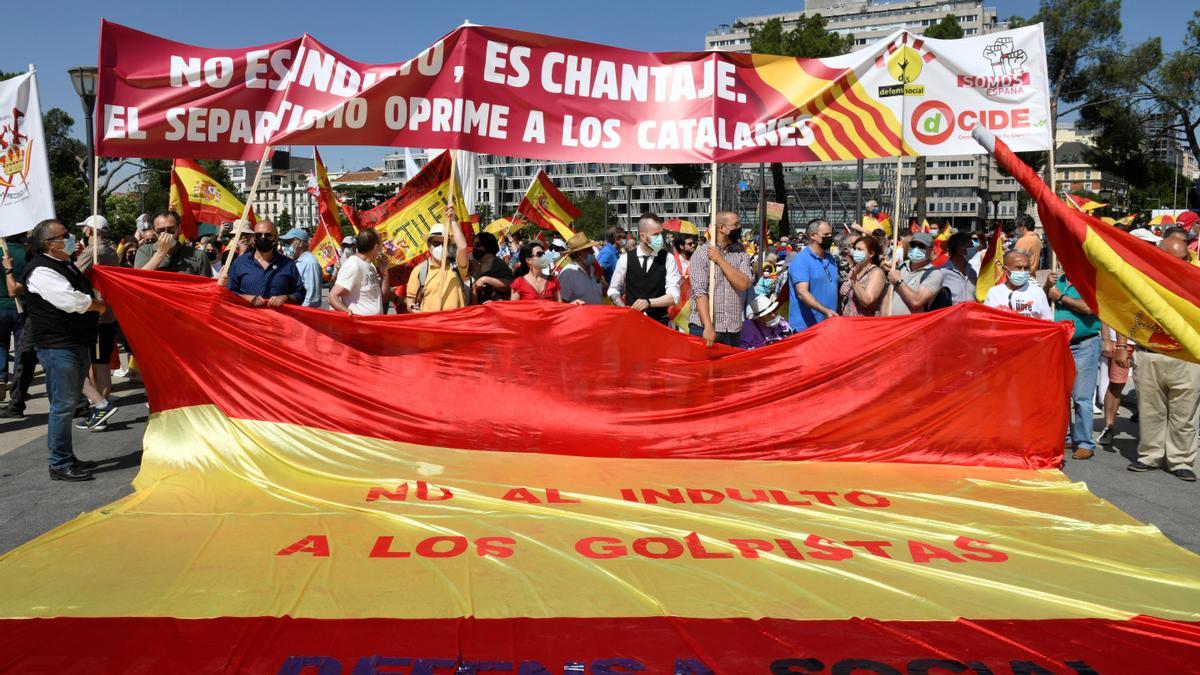 Las derechas se unen contra Sánchez y los indultos en Colón