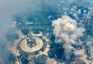 Impresionante vista aérea de la segunda mascletà de las Hogueras de Alicante: así retumba la fiesta desde el cielo