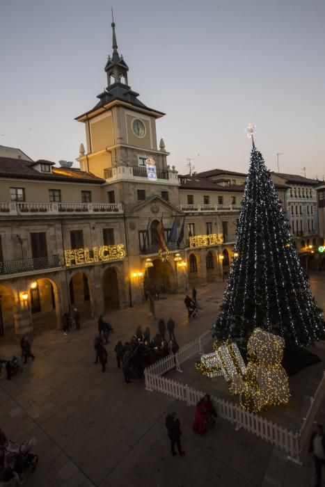 Luces navideñas en Oviedo