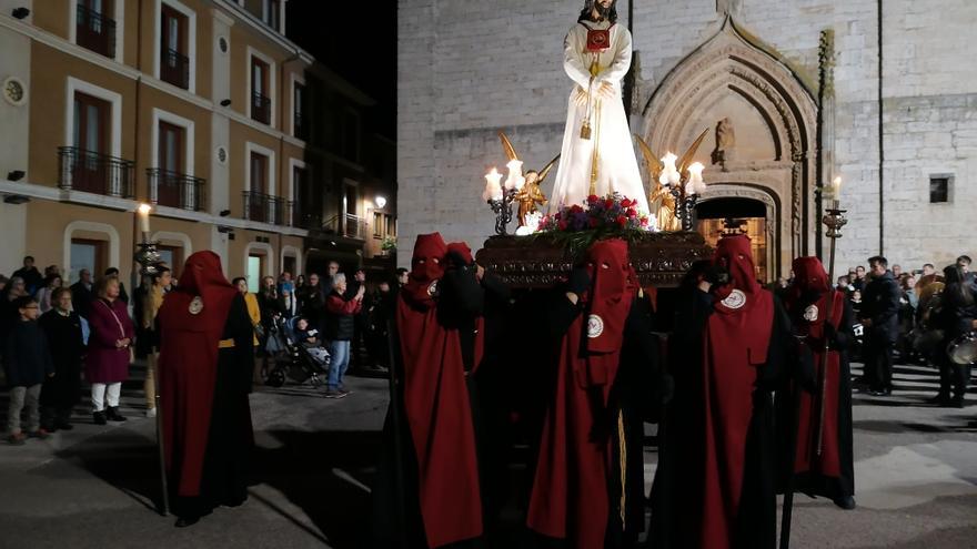 GALERÍA | El Cristo de la Misericordia procesiona en Toro