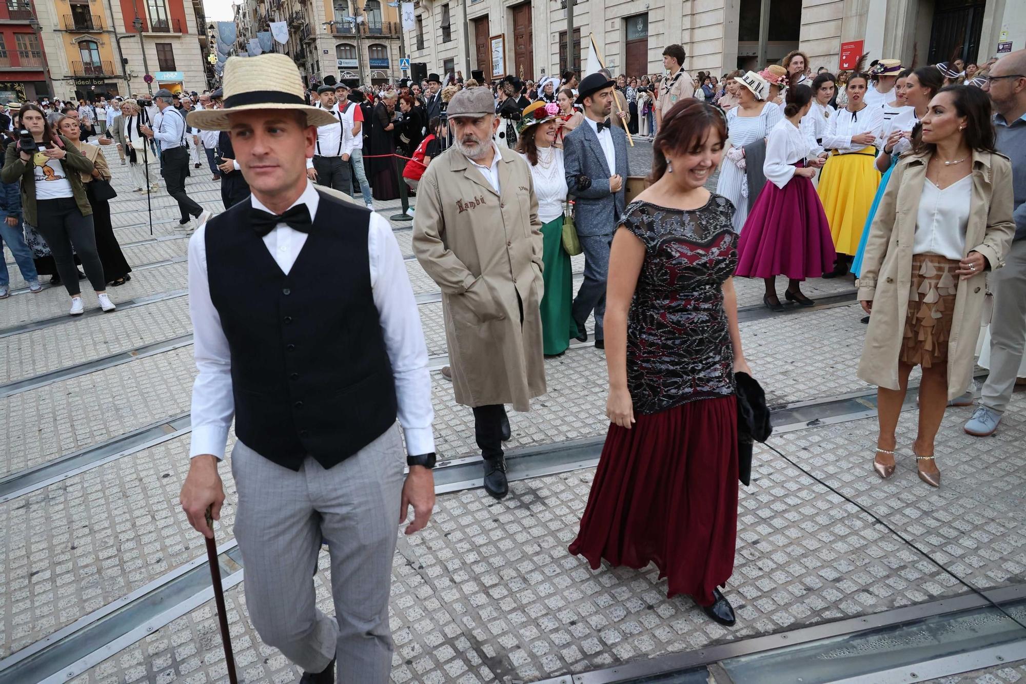 Inicio de la Feria Modernista de Alcoy 2025