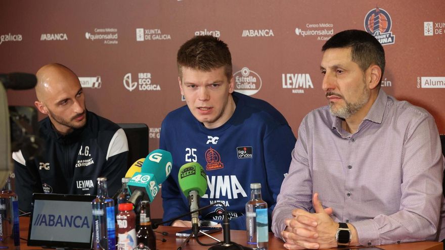 Presentación de Karlis Silins, nuevo jugador del Leyma