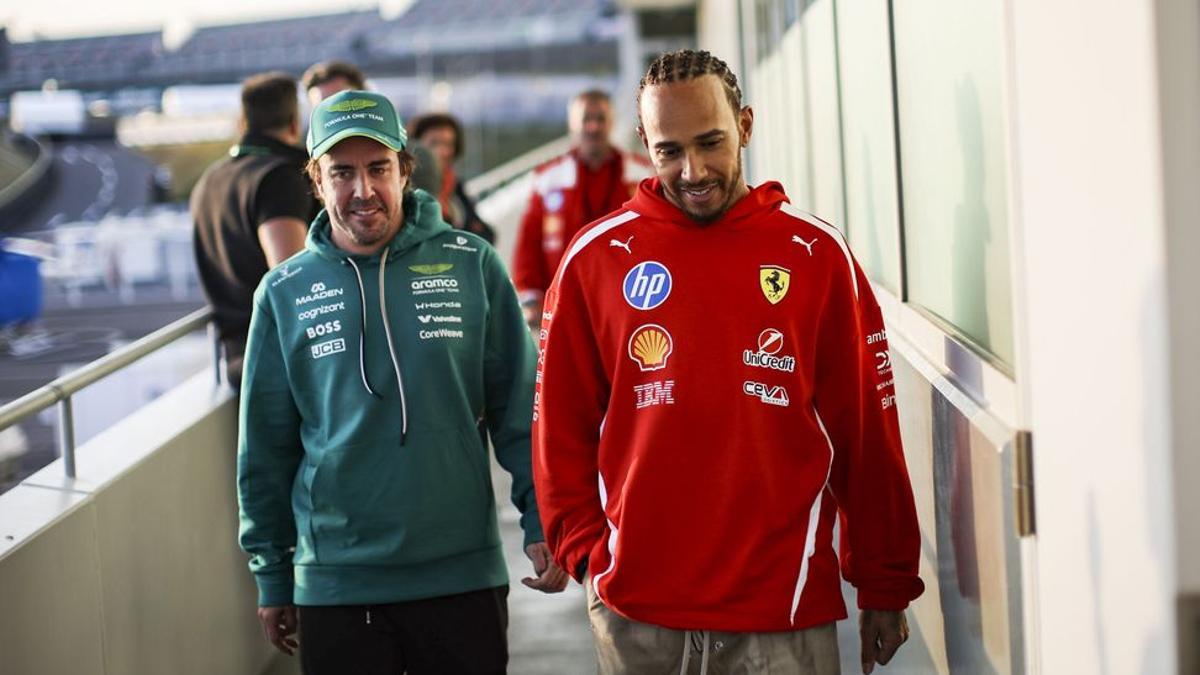 Alonso y Hamilton, juntos por el paddock