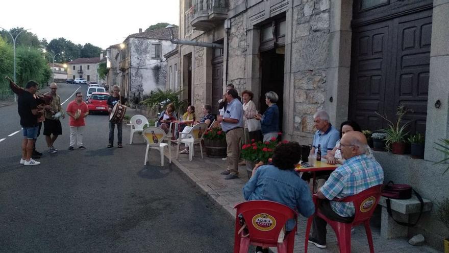 Despedida y cierre de la taberna Guillerma tras un siglo