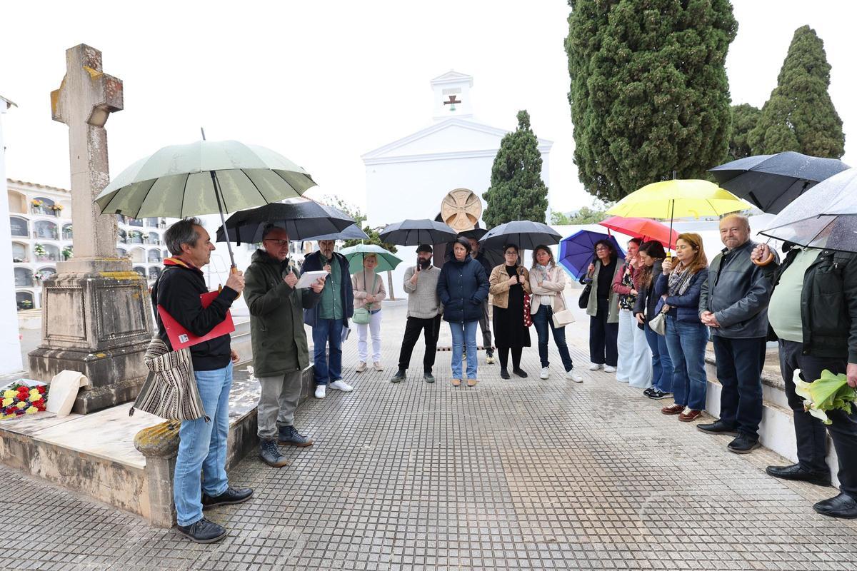 Las imágenes del acto realizado en Ibiza en memoria de las víctimas de la Guerra Civil y la dictadura