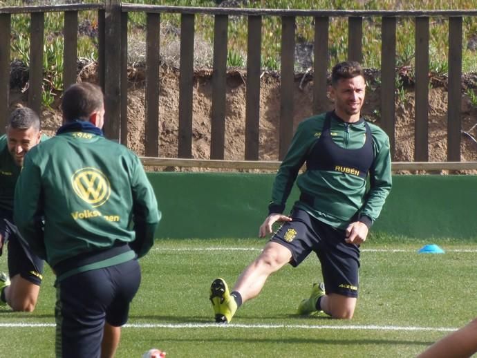 Fotos del entrenamiento de la UD Las Palmas en El Saler (24/01/2019)