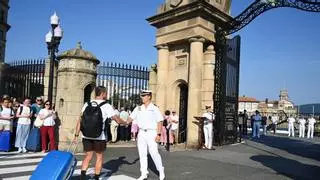 Ingresan los nuevos alumnos de la Escuela Naval Militar, listos para la fase de instrucción