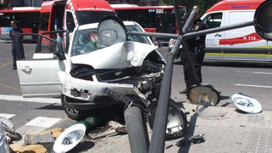 Cuatro heridos en un accidente en Blasco Ibáñez