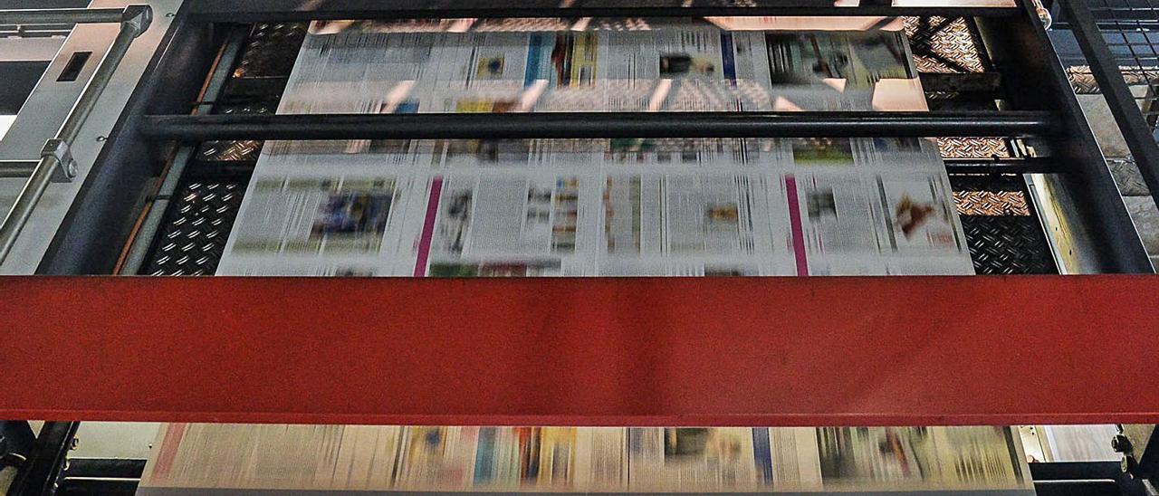 Ejemplares de LA PROVINCIA en una de las rotativas de la planta de impresión de Artes Gráficas del Atlántico (AGA).