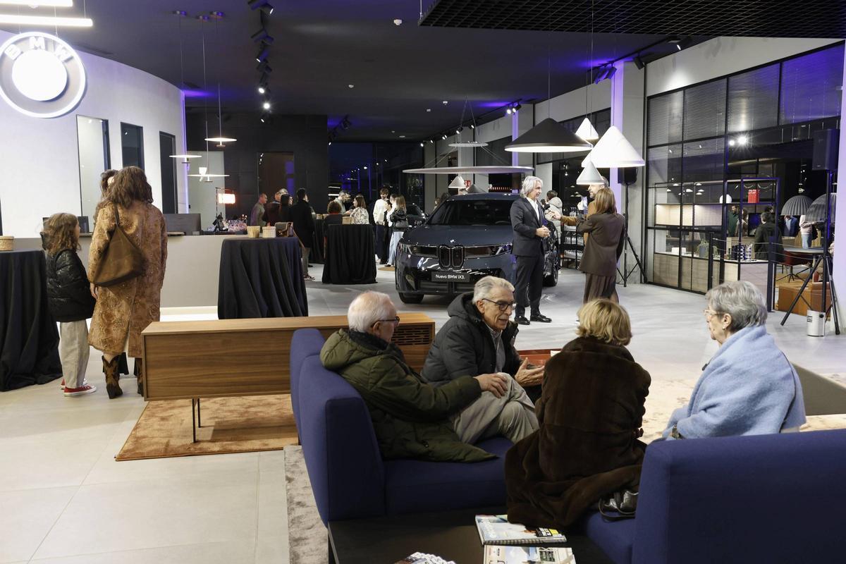 BMW presenta en Santiago el iX3 y las nuevas instalaciones de Amiocar