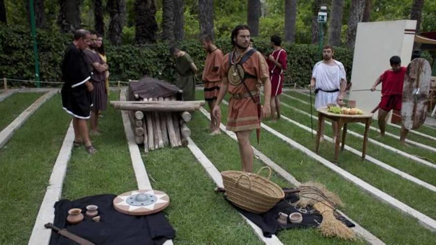 Pobladores inauguró ayer el Ágora Heliketana en la Rotonda del Parque Municipal.